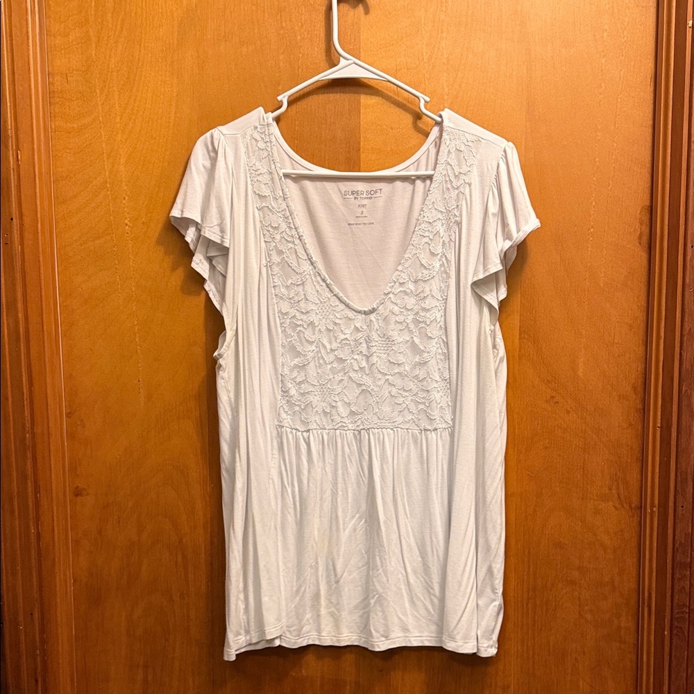 torrid White Lace-Front Flutter Sleeve Top